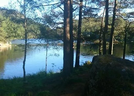 Δωμάτια σε οικογενειακή κατοικία Cosy Room, Close To Center *